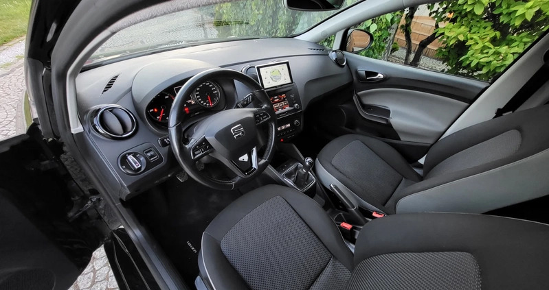 Seat Ibiza cena 29500 przebieg: 229600, rok produkcji 2016 z Mikołajki małe 704